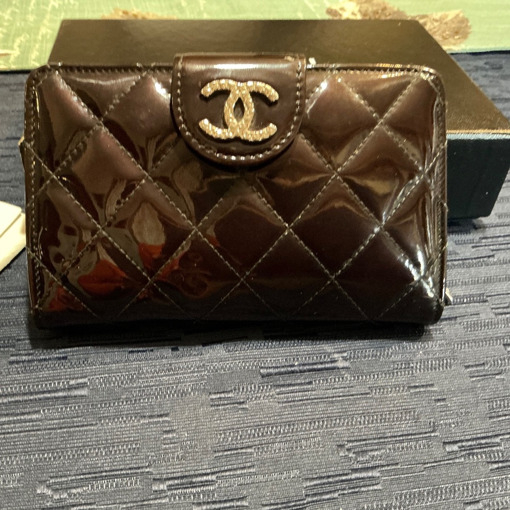 CHANEL Patent Quilted Brilliant Zipped Pocket Wallet Burgundy Black Authentic❤️